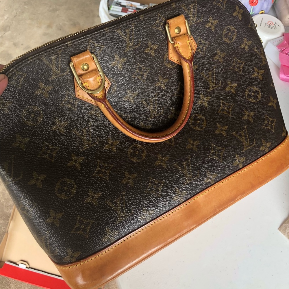 Authentic Louis Vuitton Alma PM